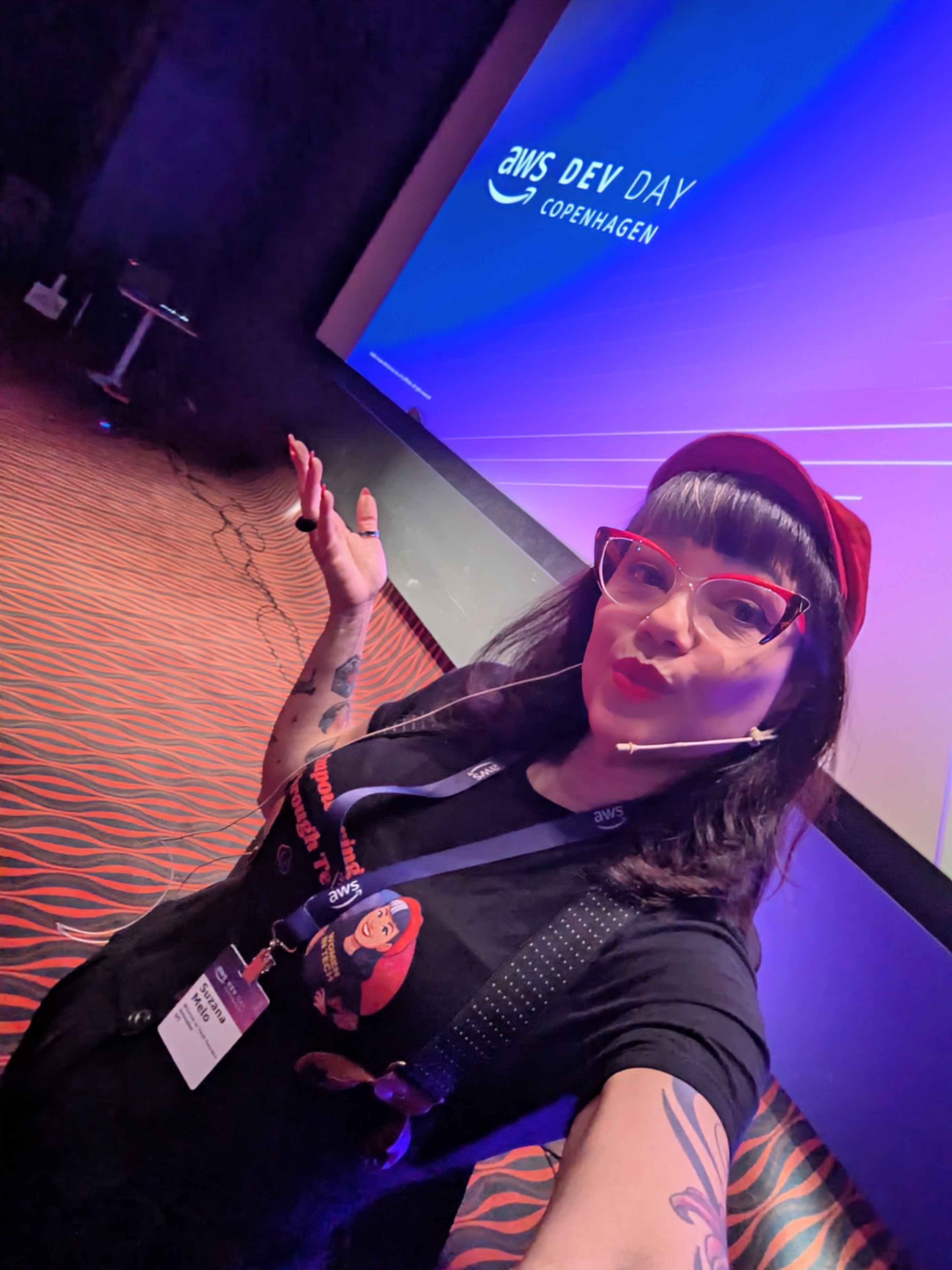 Suzana speaking at AWS DevDay Copenhagen