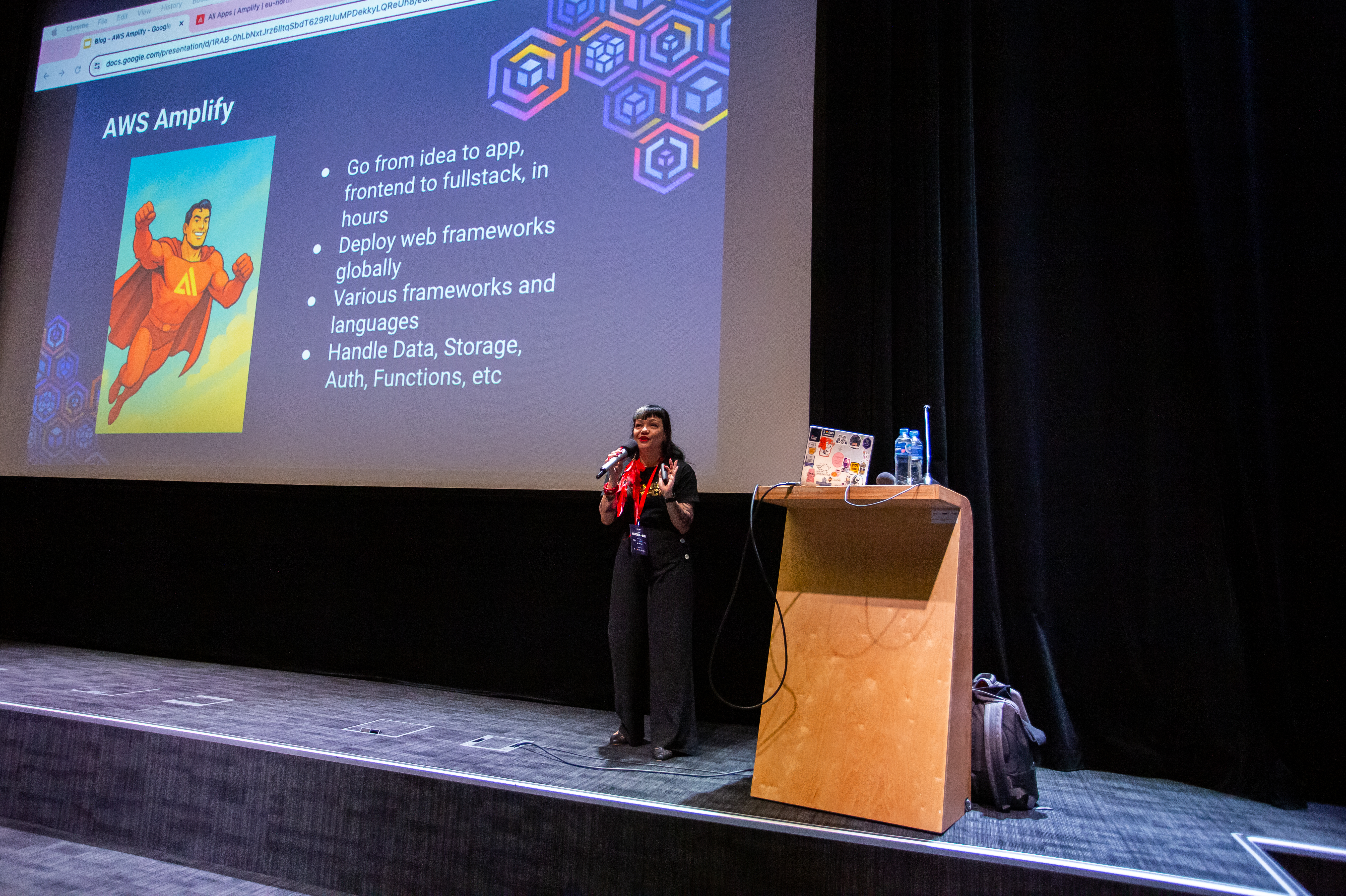Suzana speaking at AWS Community Day Baltic